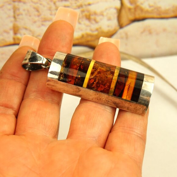 HUGE MULTI Amber PENDANT Set In 925 Silver and Placed On 925 Wide Omega Wire - Picture 7 of 11